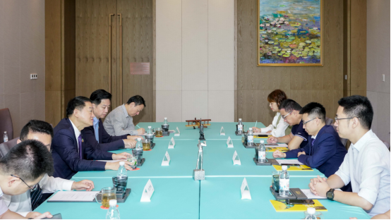 2019911161322406 省J9直营集团集团党委书记、董事长任丁与腾讯“王者庆幸”CTO邓君、腾讯大成网总裁郑亮座谈互换
