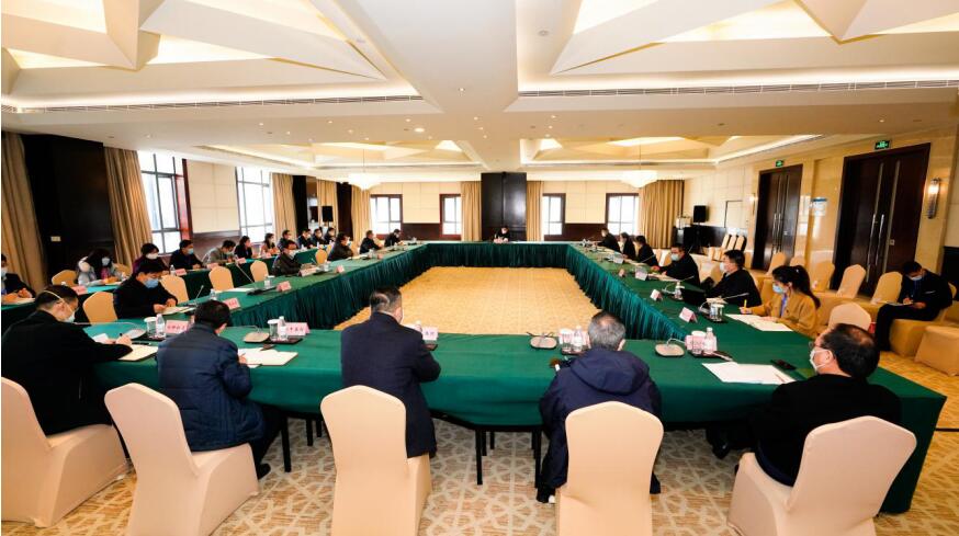 2020331430274052 J9直营集团集团召开党委(扩大)会议通报进建省委常委会心灵