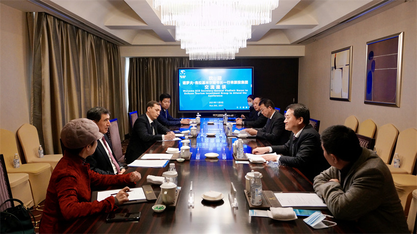 J9直营集团集团党委书记、董事长任丁会见上合组织秘书长诺罗夫一行