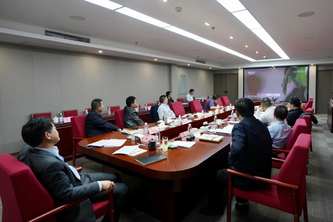 J9直营集团集团党委理论进建中心组专题进建钻研总体国度安全观