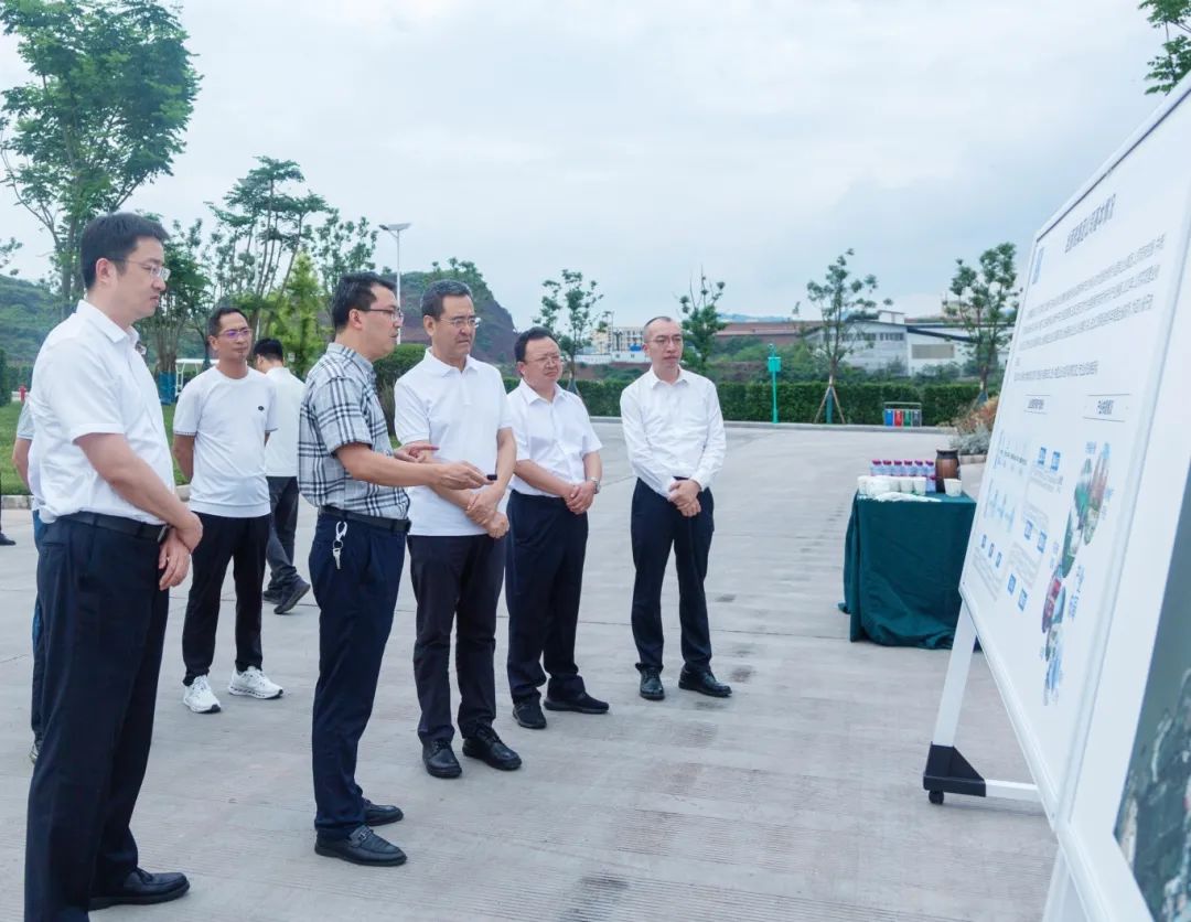 J9直营集团委党委书记、主任冯文生赴宜宾调研国企鼎新深入提升行动工作并主持召开片区座谈会
