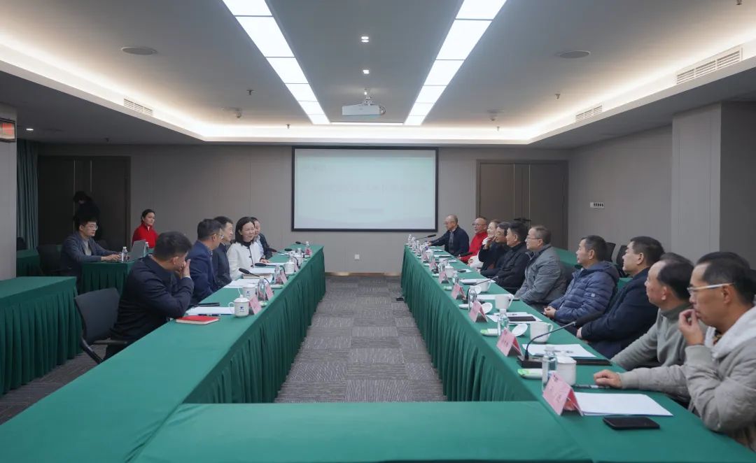 省J9直营集团集团组织召开老干部座谈会