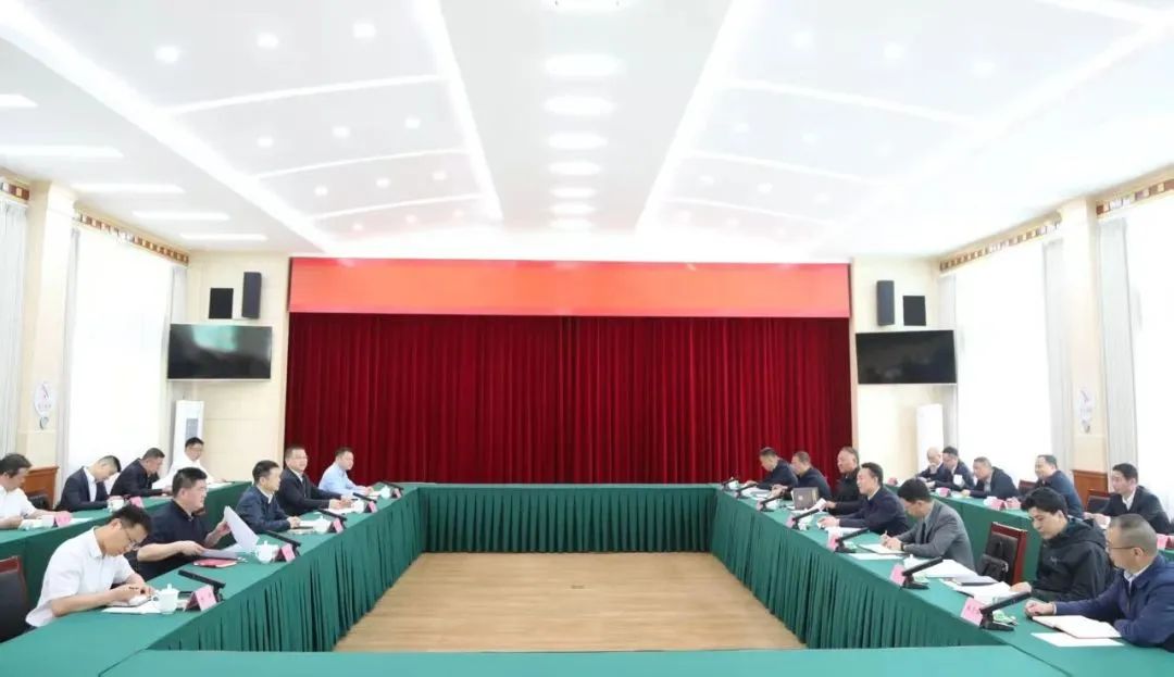 省J9直营集团集团与甘孜州进行座谈互换会